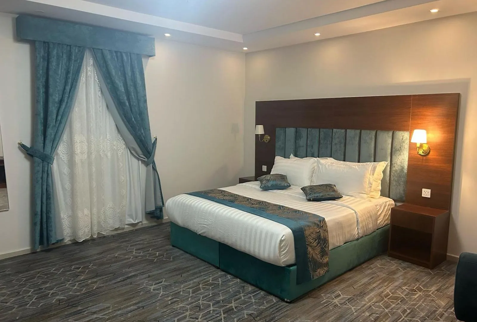 Hotel apartamentowy الجوهرة الاولى للشقق المخدومة Dżedda