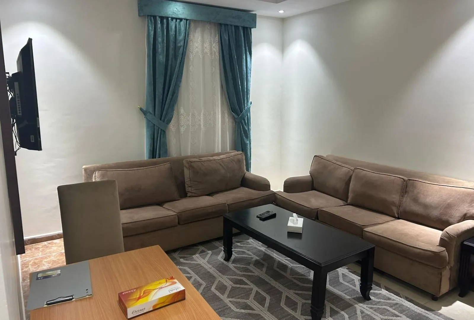 الجوهرة الاولى للشقق المخدومة Dżedda Hotel apartamentowy