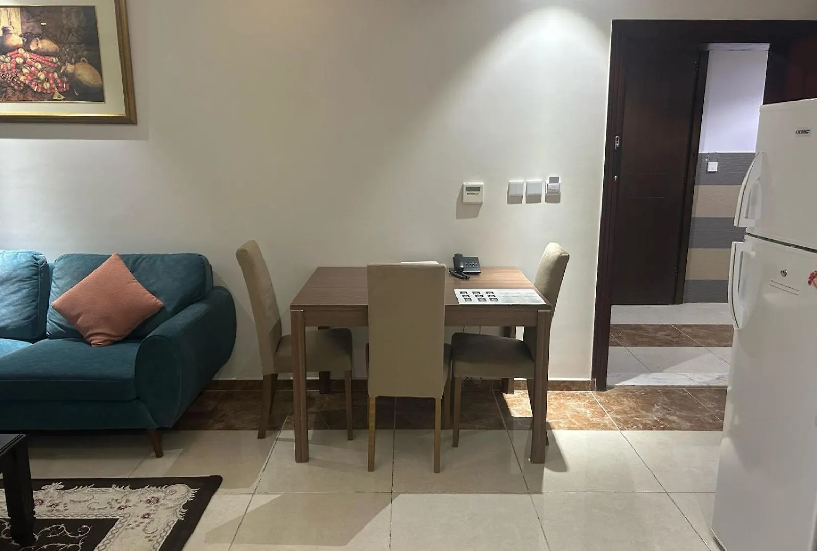 Hotel apartamentowy الجوهرة الاولى للشقق المخدومة Dżedda