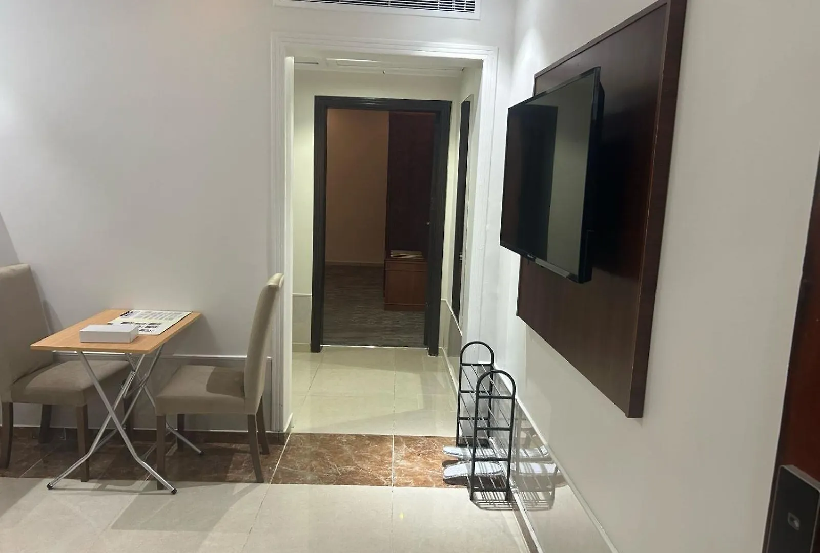Hotel apartamentowy الجوهرة الاولى للشقق المخدومة Dżedda