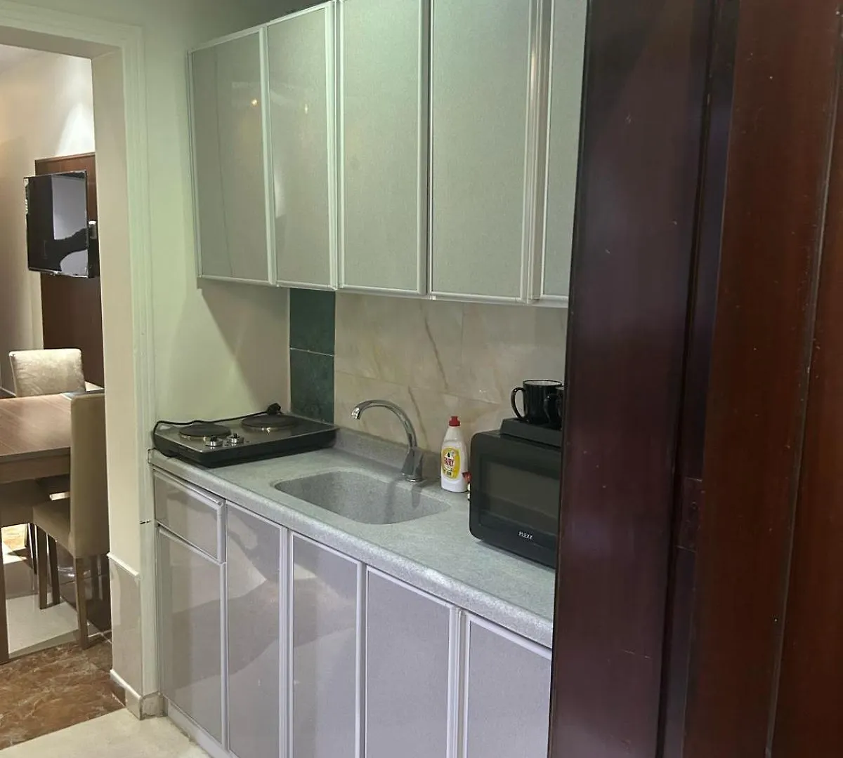 الجوهرة الاولى للشقق المخدومة Dżedda Hotel apartamentowy