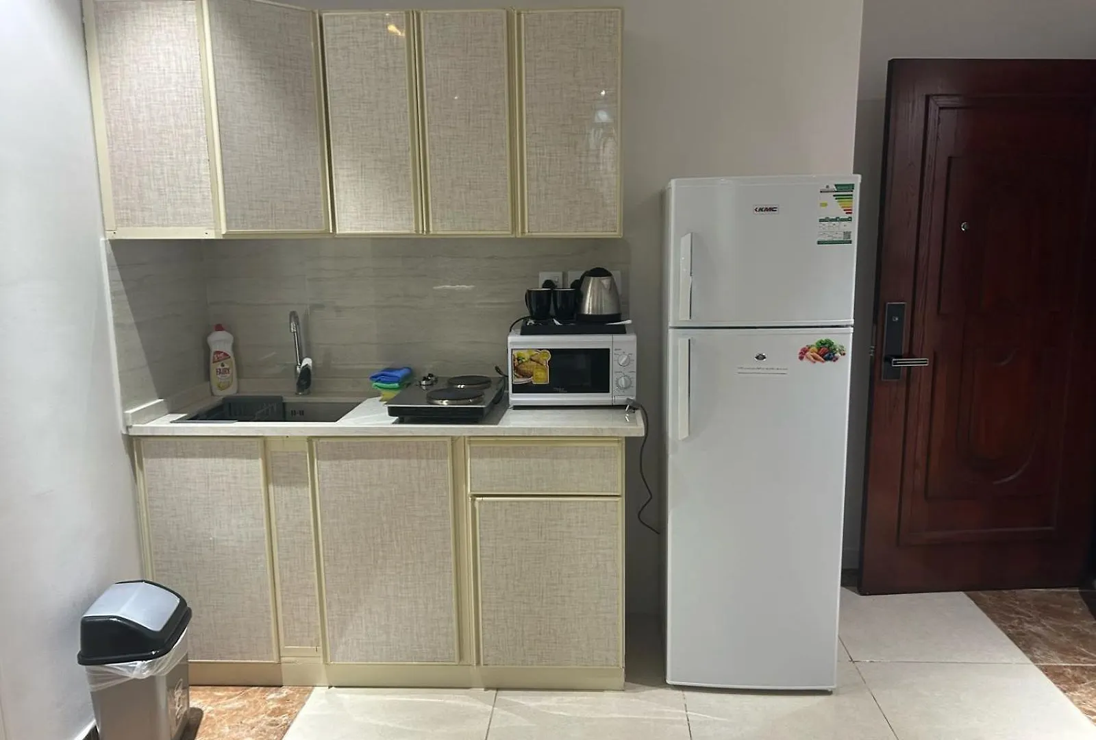 Hotel apartamentowy الجوهرة الاولى للشقق المخدومة Dżedda